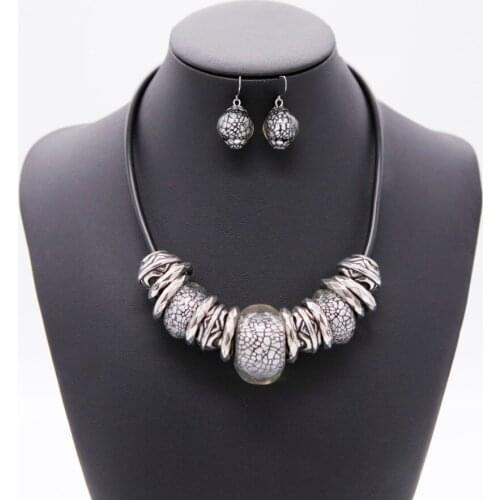 ROSE LIFE Retro fashion choker necklace resin statement necklace simple women accessories