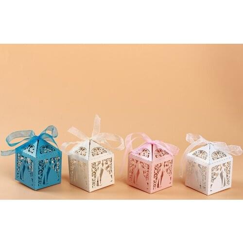 50PCS Romantic Laser Cut Wedding Candy Box Bride Groom Carved Pattern Wedding Box Gift Box Pearl Paper Hollow Out Wedding Favor