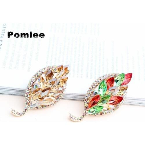 Pomlee 2021 New Arrival Crystal Leaf Shape Brooches For Women 2 Colors Pin Elegant Autumn Design Jewelry High Quality Wholesale