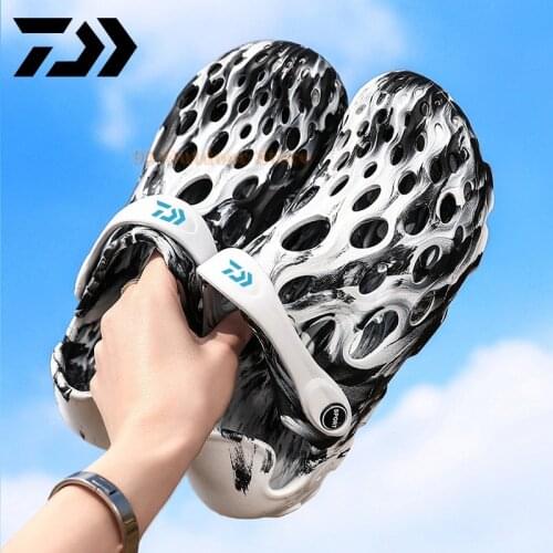 Daiwa 2021 Summer New Mens Fishing Clogs Sandals EVA Lightweight Beach Slippers Non-slip Mule Garden Clog Shoes Casual Flip Flo