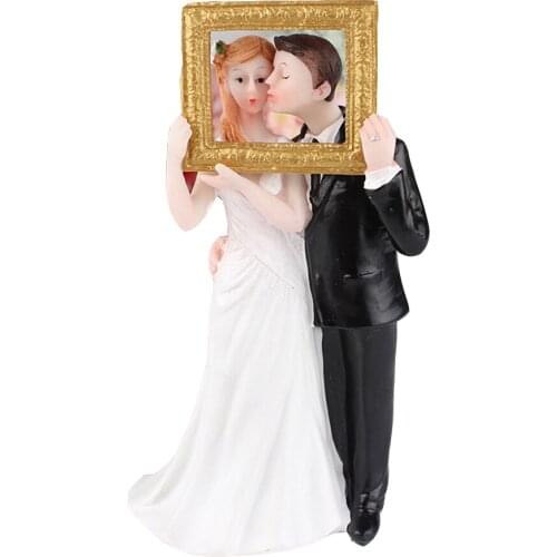 Couple with box Cake Doll Resin Decoration Valentines Day Gift Cake Top Decoration wedding gift toy