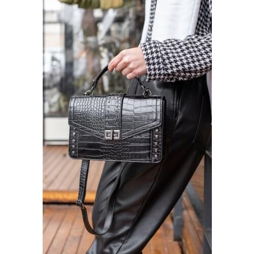 Black Kroko Women 'S Clamshell Metal Accessories Shoulder Bag