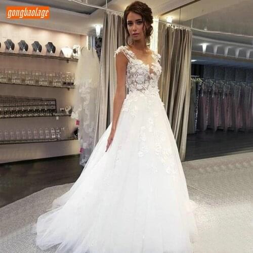 Delicate Lace Appliques Wedding Dresses Boho White O Neck Sleeveless Long Bridal Gowns Ivory Sweep Train Slim Fit Robe De Mariée