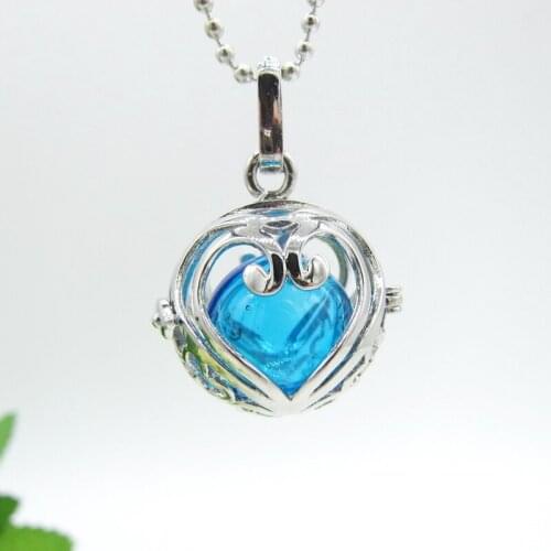 2017 New Model Pretty Heart Hollowed Locket Cage Pendant with Pretty Glass Essential Oil Taker Fashion Diffuser Necklace