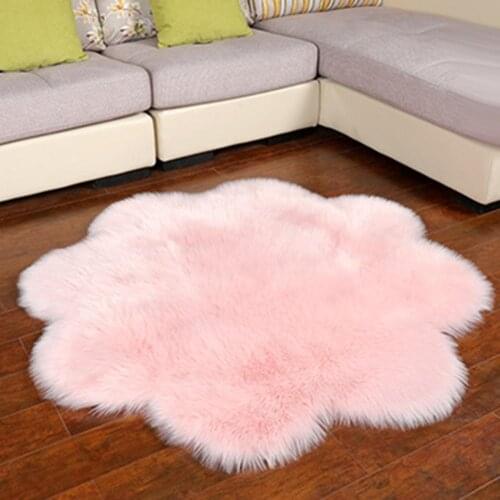 Soft and fluffy bedroom artificial fur carpets, cloud-shaped washable pads, fluffy carpets, fluffy non-shedding carpets