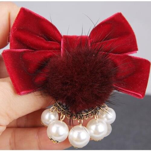 Women Antique Golden Plated Red Velvet Ribbon Bowknot Fur Mink Ball Simulated-pearl Brooches Lapel Pin Costume Jewelry Accessory