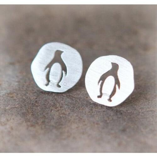 Daisies One Pair Fashion Cute Tiny Penguin Round Cut Out Stud Earrings Gift for School Girls Kids Lady Boucles d'oreilles