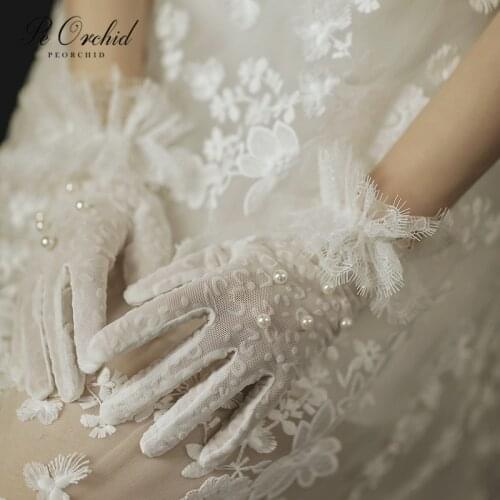 PEORCHID Womens Lace Short Wedding Gloves Bow Knot Elegant Wrist Length Guantes De Encaje Pearls Bridal Accessories Cheap