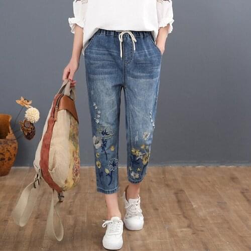 2021 Chinese Summer Fashion Style Ladies Vintage Embroidery Jeans Women Casual Floral Denim Trousers Ripped Harem Pants RV486