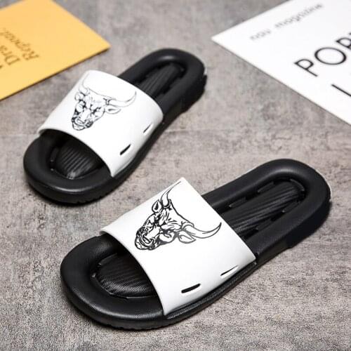 Off-Bound Summer Men Slippers Creative Bull Outdoor Garden Shoes Clogs Beach Slippers Indoor Home Slides Mules Bathroom Footwear