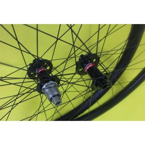 27.5er MTB AM carbon wheelset UD matt 40mm width 30mm depth hookless asymmetric hole-less tubeless ready no outer holes no tape