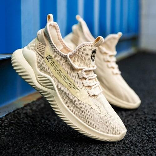 2020 Spring and Summer Mens Shoes Version Fashion Mens Sports Casual Running Shoes Spring Breathable Mesh Thin Shoes