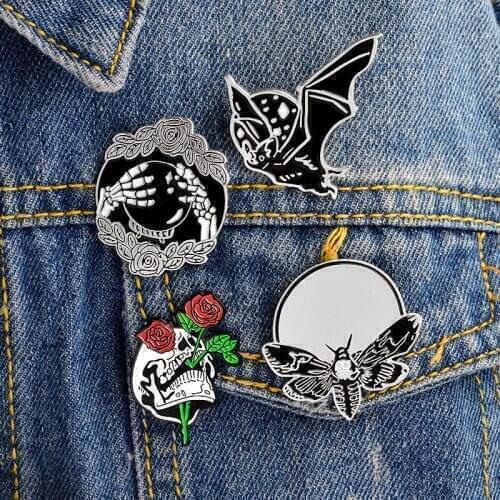 Punk Batty Fear Bee Skull Roses Dark Baking Varnish Enamel Pin Brooch Denim Jacket Badge for Bag Lapel Fashion Gift for Friends