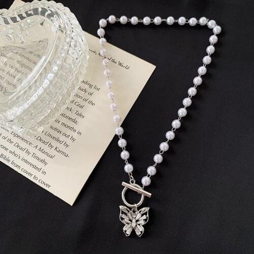 TIMEONLY Retro Simulated Pearl Butterfly Necklace Shiny Crystal Metal Hollow Insect Pendant Chokers Necklaces for Women Jewelry