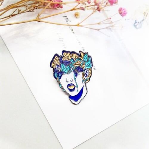 Creative Design Color Butterfly Looking For Eyes Dripping Oil Brooch On The Face Of Witch Personal Trend Clothing Accessories