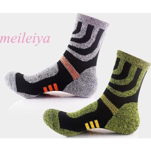 MEI LEI YA 10 Pairs / Bag New High Quality Harajuku Style Mens Socks Fashion Tide Socks Middle Tube Hot Men Socks 2 Color