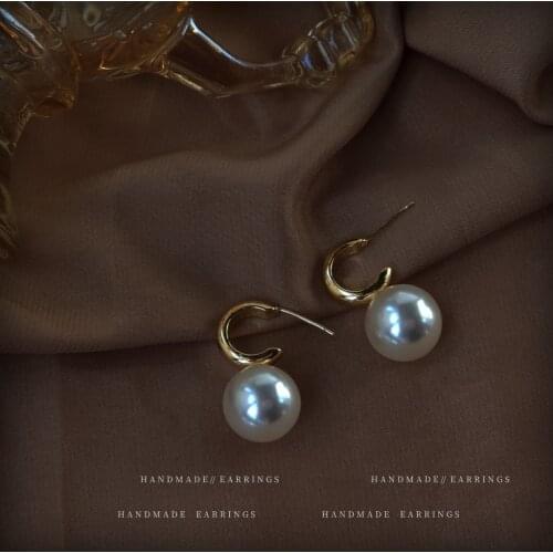 QiLuxy Fashion Luxuriously Big Pearl Circle Geometric Round Big Hoop Earrings for Women Girl Wedding Party Jewelry