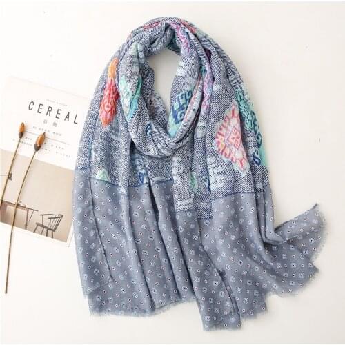 2021 Luxury Brand Cashew Floral Patchwork Fringe Viscose Shawl Scarf From Indian Soft Wrap Pashmina Stole Bufandas Muslim Hijab