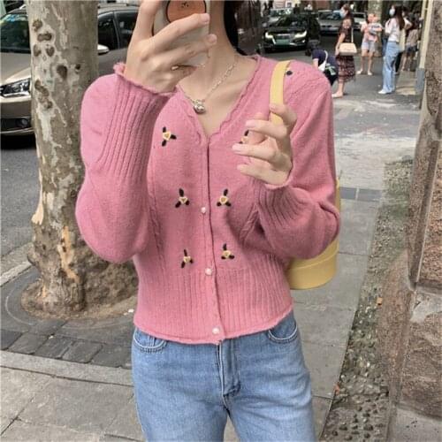Hzirip Embroidery Pearl Button Slim Sweater Solid V-Neck Women Sweater 2021 Autumn Retro Office Lady All-Match Fashion Elegant