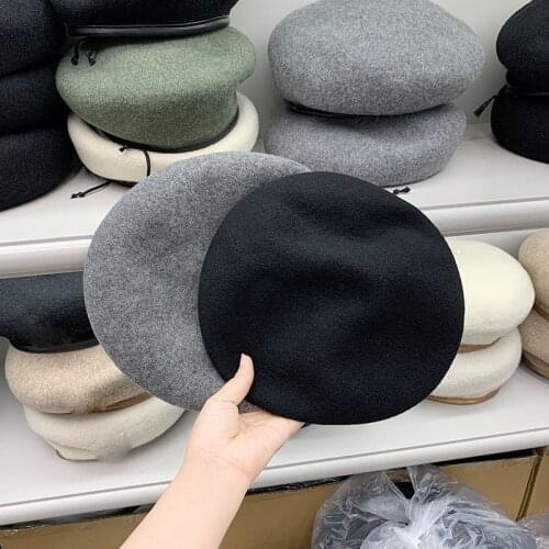 2021 New French Artist Warm Wool Winter Beanie Hat Vintage Berets For Women Black Gray Painter Hat PU Leather Edging Casual Hat