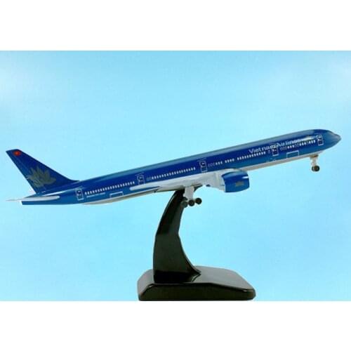 18CM 1:400 Scale Alloy Die-cast Boeing B777-300 Aviation Model Vietnam AIRLINES Aircraft Plane Airliner Display Toys Adult Show