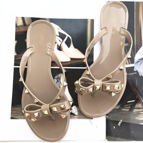 Outdoor Flat Womens Jelly Sandals Party PVC Womens Beach Shoes Rivet Flip Flops Casual Womens Slippers Zapatillas Mujer