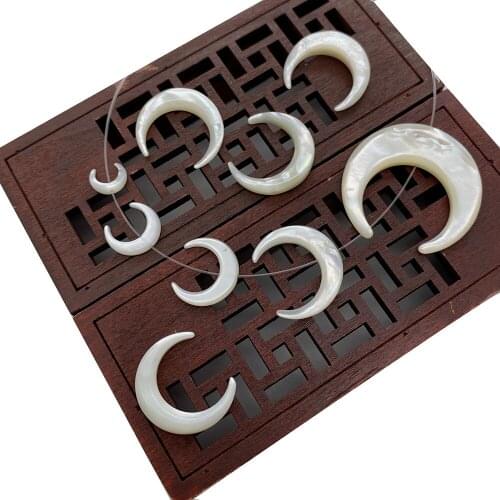 Natural Seashell Beads Moon Shaped White Loose Spaced Beads DIY Handmade Necklace Jewelry Accessories Decoration Wholesale 2pcs