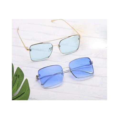 Unique Design Cut Edge Big Square Frame Sunglasses Metal Gradient Rivet Women Glasses
