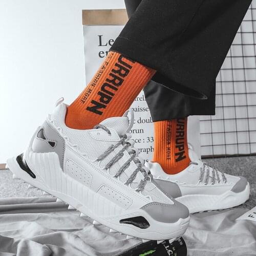 2020 Mens sneakers Women Shoes Lightweight Comfortable Breathable Walking Fashion Sneakers Casual Sneaker man Sneakers R13-70