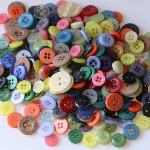 50PCS MIX 4 Hole Plastic Resin Round Buttons Black White Button Fit Sewing Scrapbooking DIY 60A
