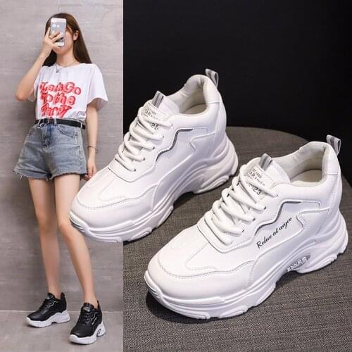 2021 New Spring and Autumn Casual Solid Color Womens Sports Shoes Fashion Womens Sports Shoes Round Toe Platform Shoes