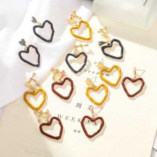 Simple Oil Drop Heart Geometric Clip Earrings Female Temperament Big Hollow Out Heart Shape Clip on Earrings Without Piercing
