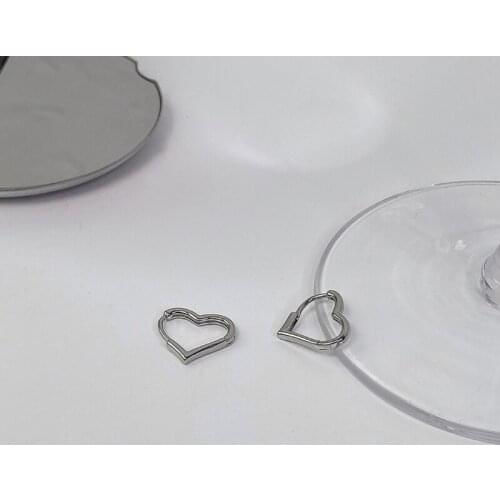 Ins simple love earrings female personalized minimalist heart earrings fashion cold wind netflix earrings