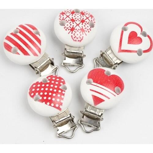 Wooden Child Healthly Rubber pacifier Clips Love Heart Series Mixed Pattern Random Sent 5pcs 45x30mm Cute Pacifier Clasps