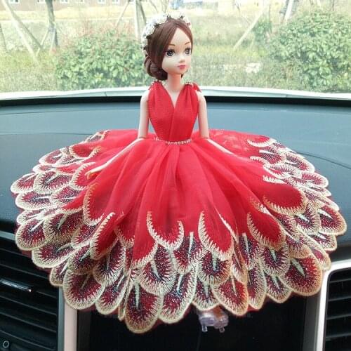Creative car decoration wedding doll ornaments handmade wedding lace doll furnishings decorative toys fake flower wreath