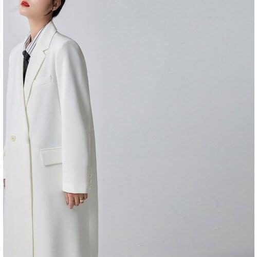 White medium length suit collar temperament windbreaker female 2021 spring and Autumn New Korean coat and coat popular this year