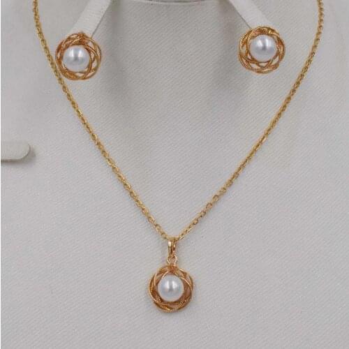 2018 NEW unique gold necklace collocation fashion circular pendant earrings jewelry for women in Dubai