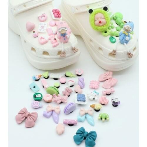 New Vitality Designer Croc Charms Fashion DIY Shoes Decorations for Women High Quality Clogs Buckle 2021 All-match Shoes Charms