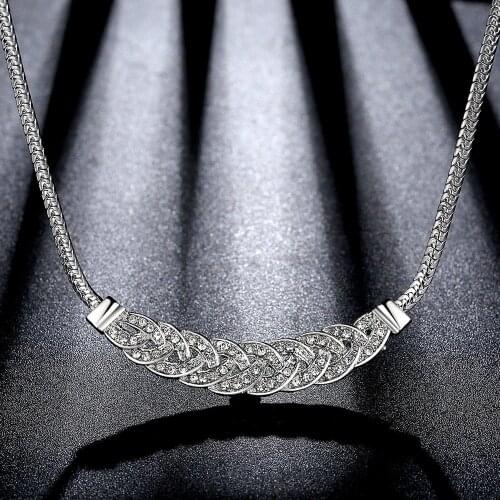 Women Summer Seaside Beach Jewelry Necklace Female Rhinestone Shining Statement Crystal Charm Choker Necklace for Woman Gift