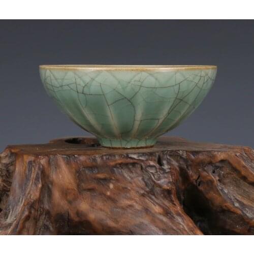 Song Longquan Kiln Plum Celadon Lotus Bowl
