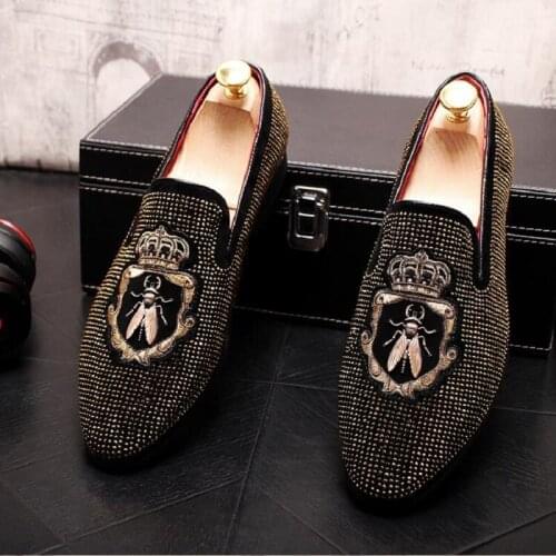 2021 NEW Pointed Toe Embroidery Rhinestone Flat Shoes For Men Male Wedding Dress Prom Homecoming Shoes Zapatos Hombre Vestir