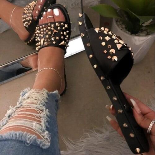 2021 New Snake Pattern Graffiti Sandals Women Spring/summer Flip Flop Rivet Rhinestone Shoes Outdoor Beach Flat Durable Slippers