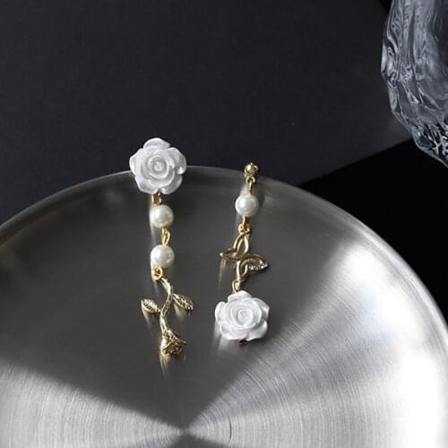 Retro White Rose Earrings for Women Elegant French Asymmetric Dating Jewelry Friend Gift Stud Clip Korean Earrings Wholesale M4