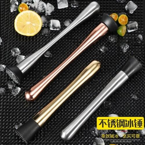 Waist streamlined coarse mashed bar crushed bar lemon mint leaf pounded bar mojito bartender pounded bar crushed bar