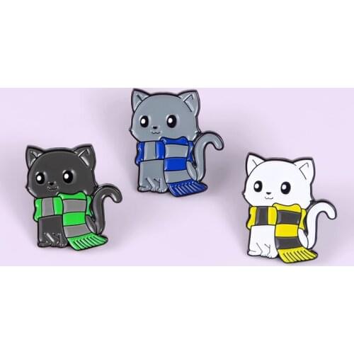 Three Colors Scarf Kitten Pins Cute Animal Brooches Jewelry Pets Lover Pins Badges Cat Enamel Pins Gifts For Friends