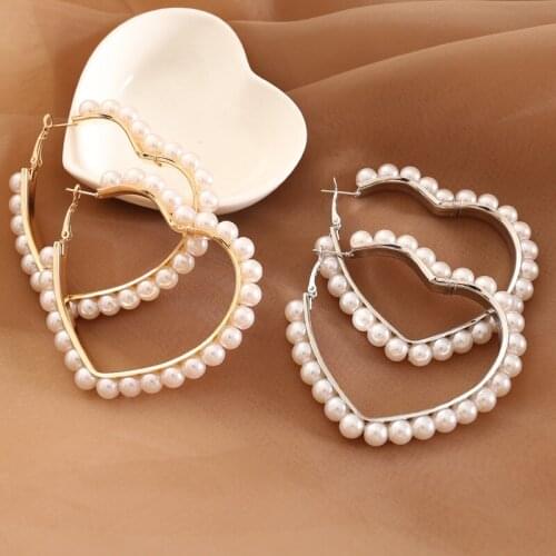 Fashion Pearl Geometric Hoop Earring For Women New Design Imitation Pearl Heart Round Triangle Hoop Earring Gift