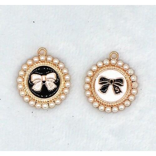 6pcs/set Fashion round bow tag Enamel clothing imitation pearl drip oil accessories Black and white suit Charms XL476