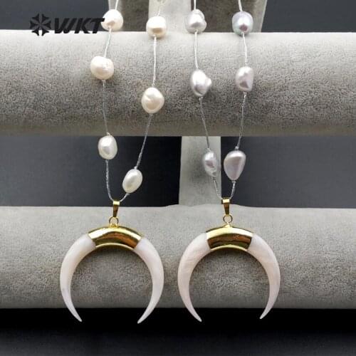 WT-N1056 WKT Wholesale New Style Fashion Moon Shape Jewelry Freshwater Pearl Generous For Women Pendant Necklace