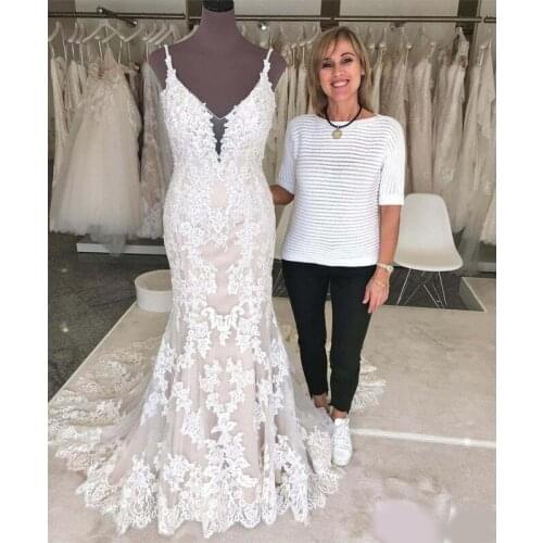 2021 Mermaid Lace Backless Wedding Dresses Plunging beautyful Neck Appliqued Bridal Gowns Trumpet Plus Size