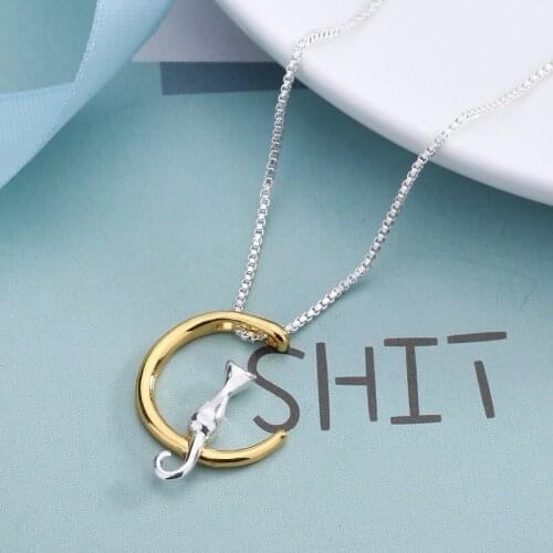 Hot Wholesale Cute Animal Cat Sit On Moon Necklaces Fashion Crescent Moon Pendant Necklace Charm Custom Statement Jewelery